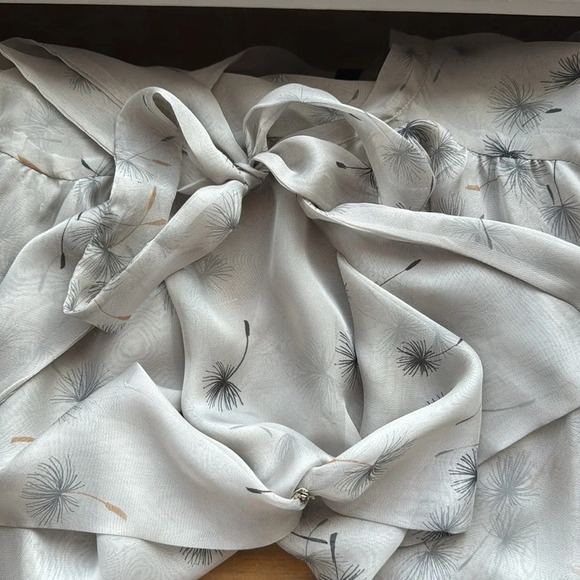 💨Light & flowing Oversize TopShop Semi sheer Vintage Blouse with tie neckline💨 - Picture 3 of 8